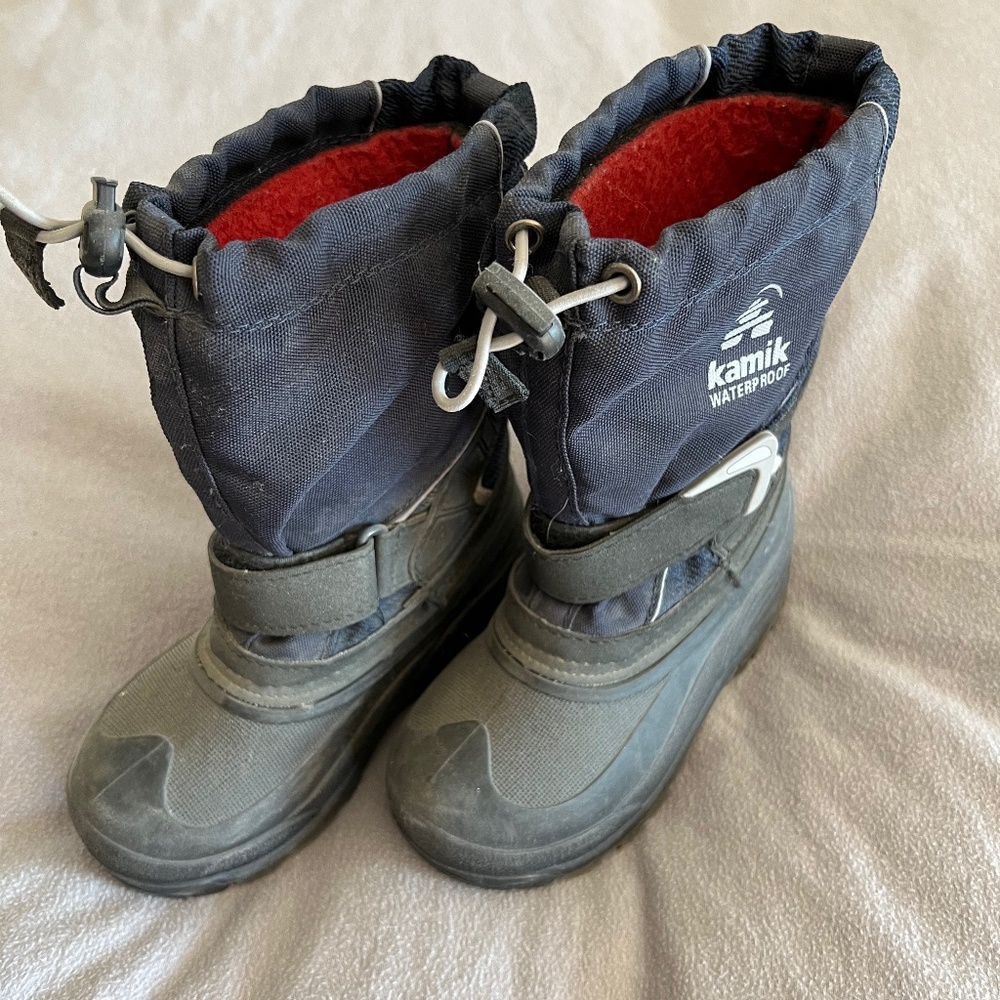 Kamik Kids snow boots size 11